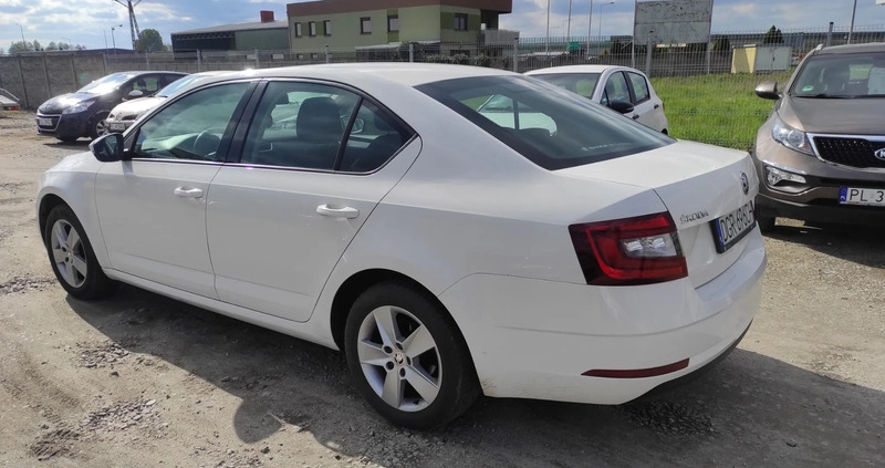 Skoda Octavia cena 55950 przebieg: 204700, rok produkcji 2018 z Leszno małe 37